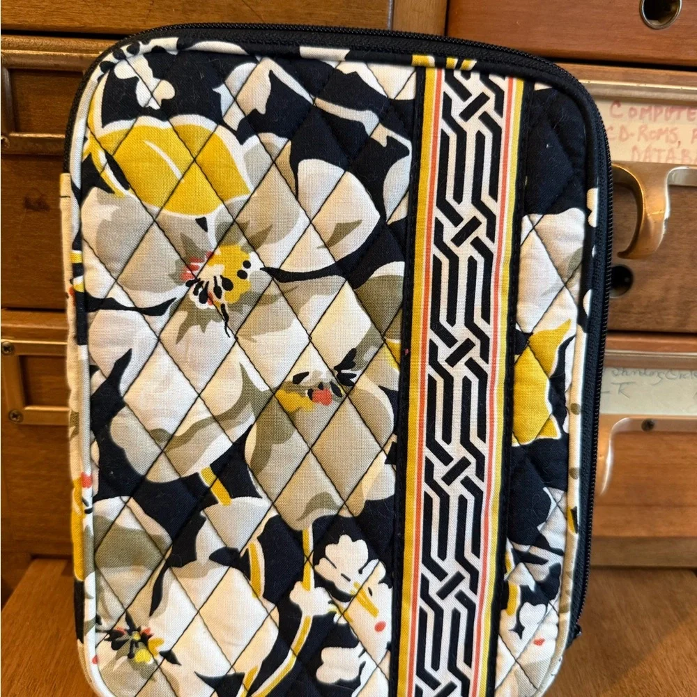 eReader case Vera Bradley Quilted Floral Cover in Yellow and Black